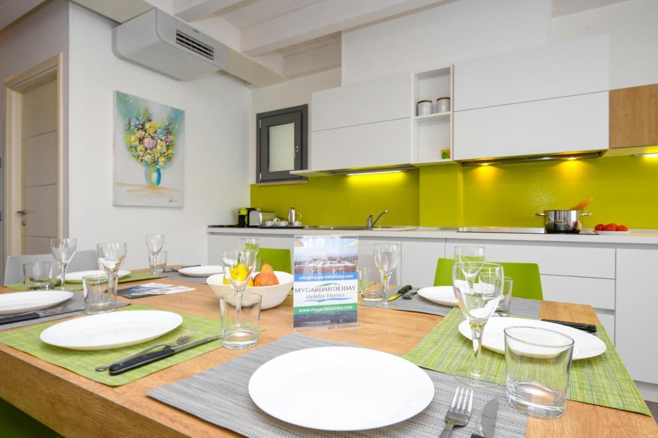 Borgo Gasparina Family Apartments Кастельнуово-дель-Гарда Экстерьер фото