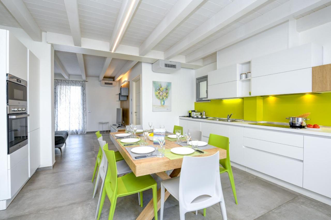 Borgo Gasparina Family Apartments Кастельнуово-дель-Гарда Экстерьер фото