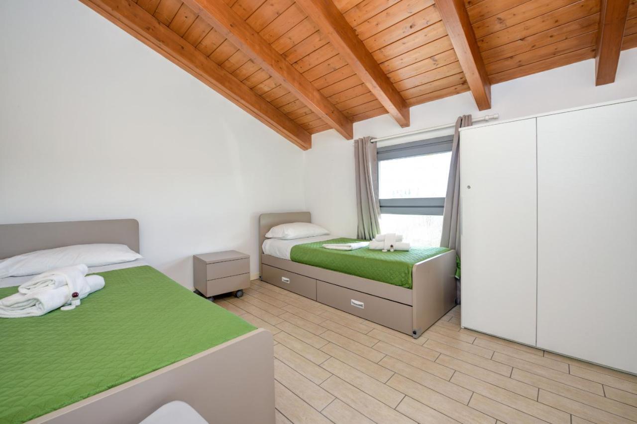 Borgo Gasparina Family Apartments Кастельнуово-дель-Гарда Экстерьер фото