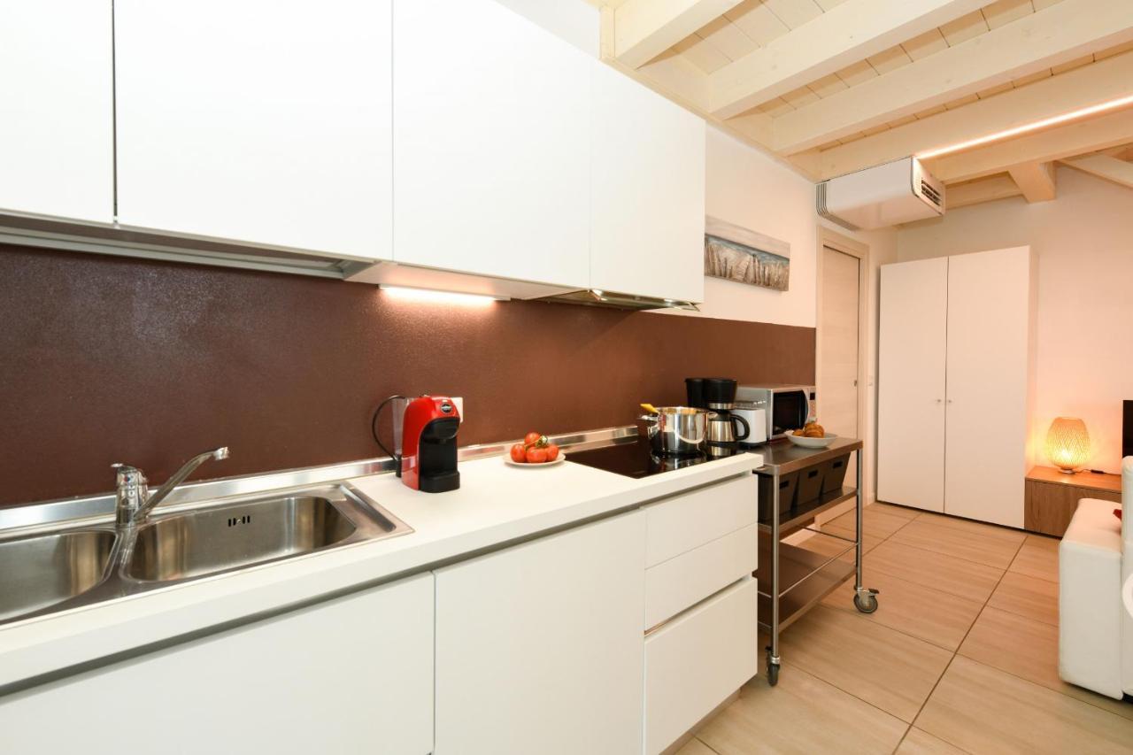 Borgo Gasparina Family Apartments Кастельнуово-дель-Гарда Экстерьер фото