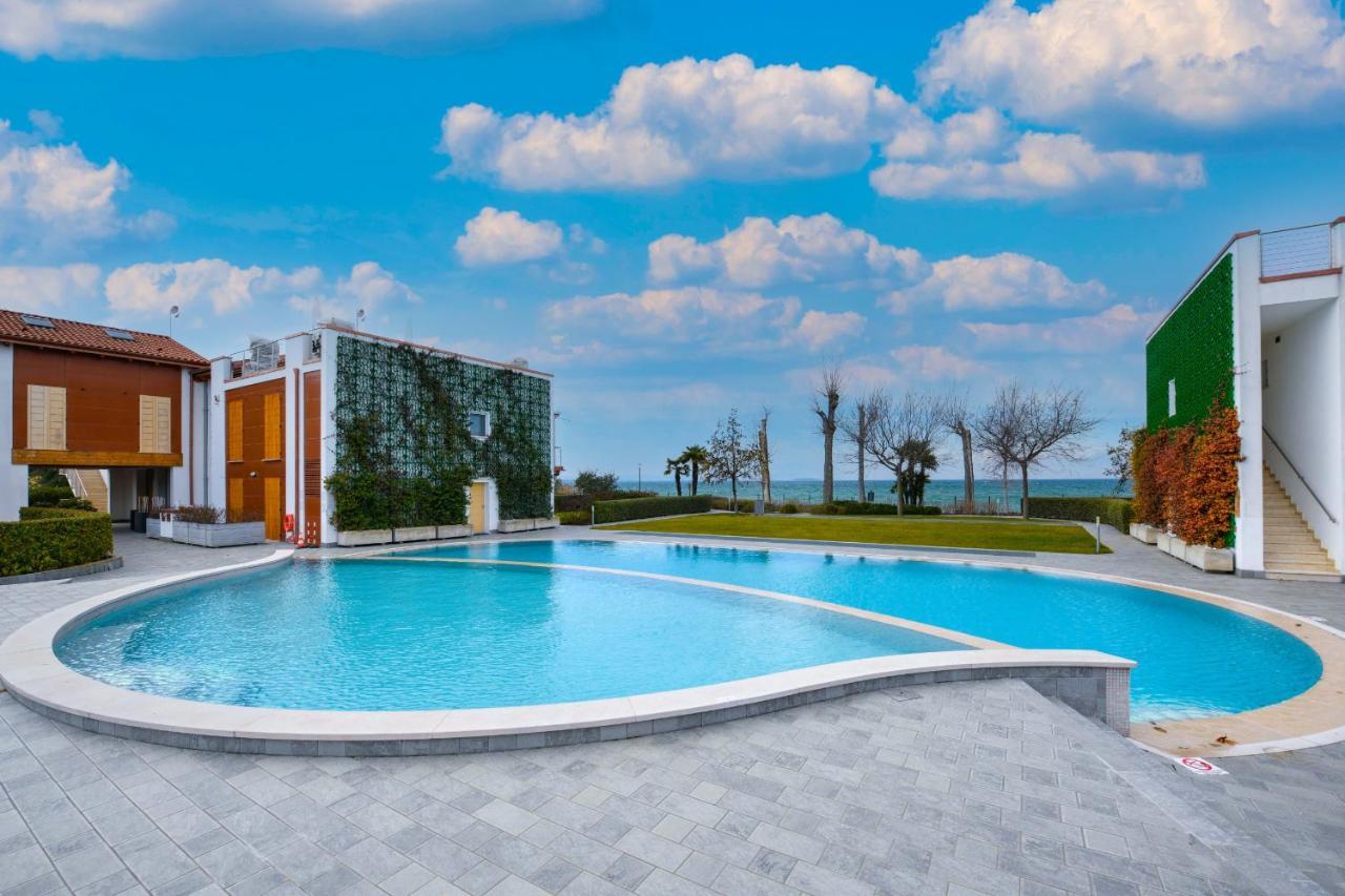 Borgo Gasparina Family Apartments Кастельнуово-дель-Гарда Экстерьер фото