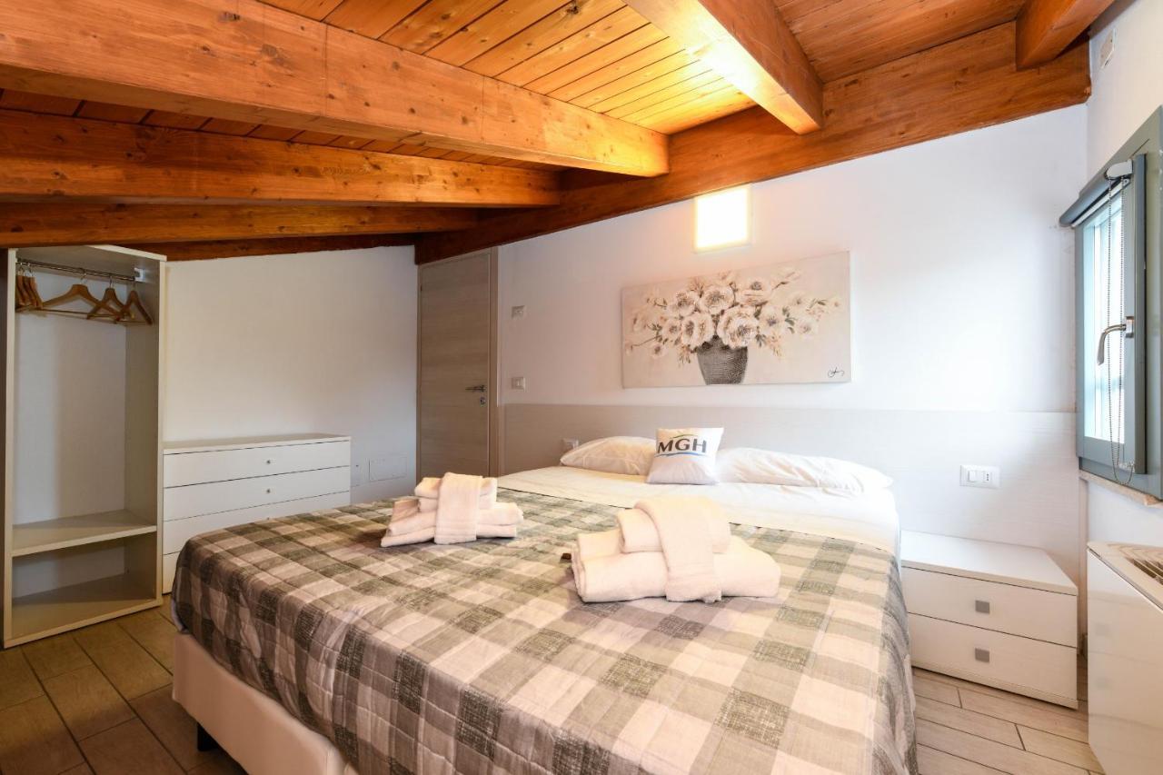 Borgo Gasparina Family Apartments Кастельнуово-дель-Гарда Экстерьер фото