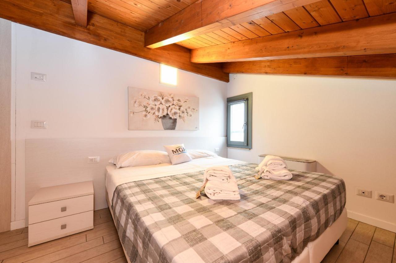 Borgo Gasparina Family Apartments Кастельнуово-дель-Гарда Экстерьер фото