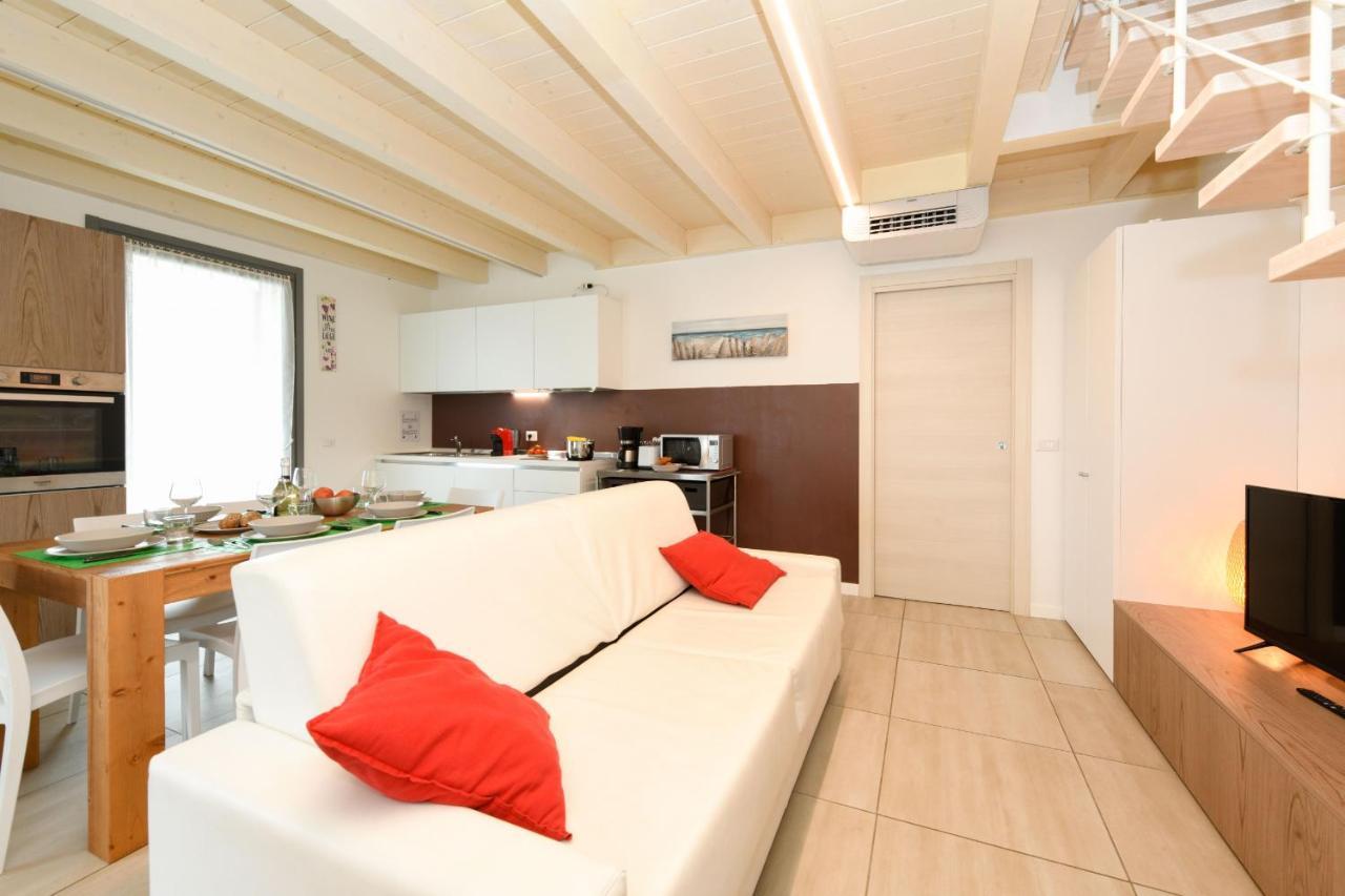 Borgo Gasparina Family Apartments Кастельнуово-дель-Гарда Экстерьер фото