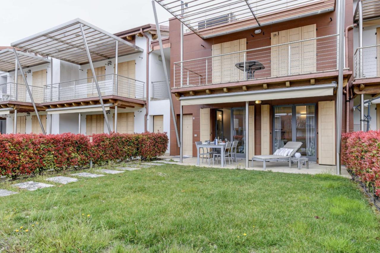 Borgo Gasparina Family Apartments Кастельнуово-дель-Гарда Экстерьер фото